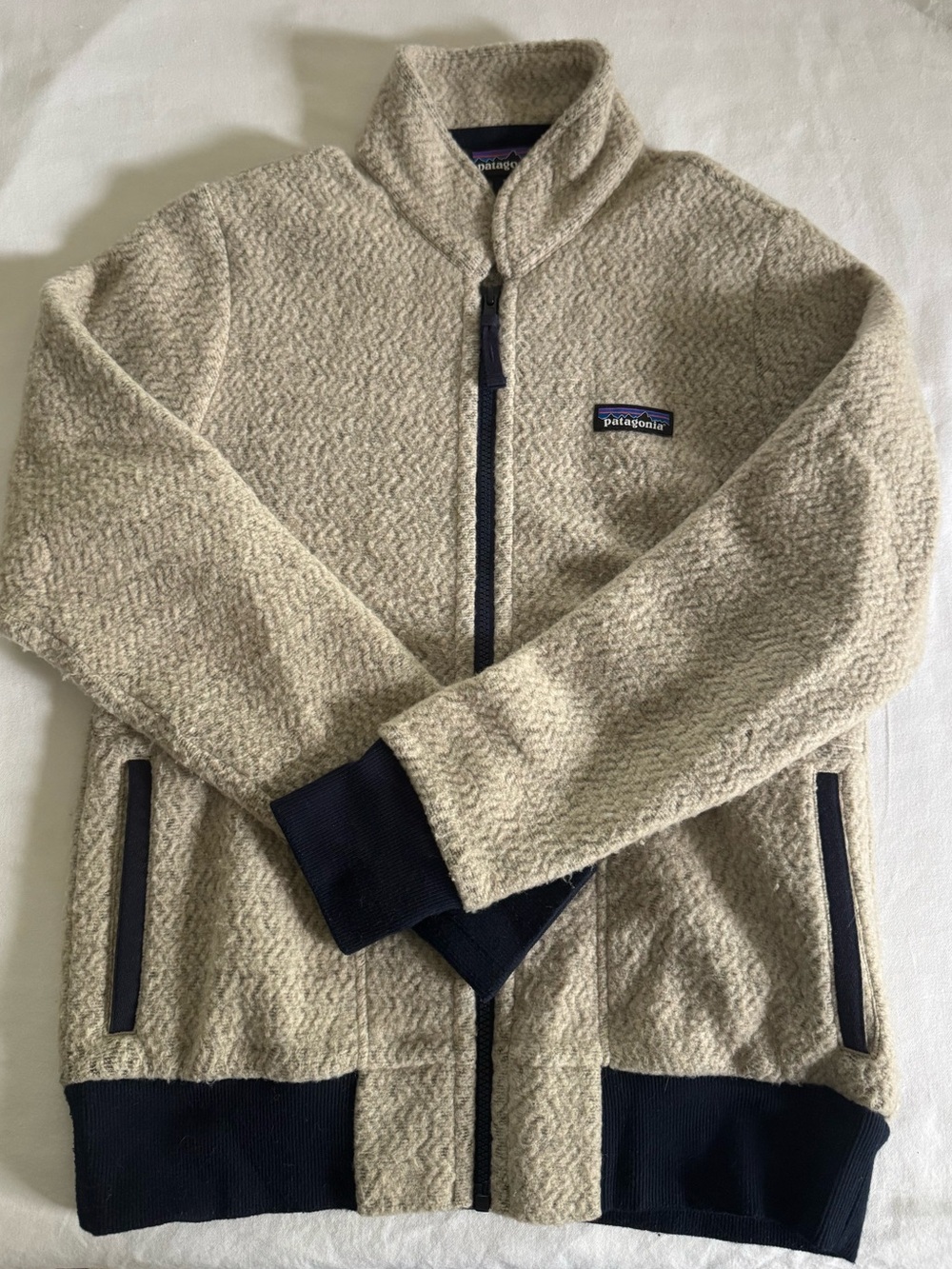 Patagonia light beige fleece zip up - size Small